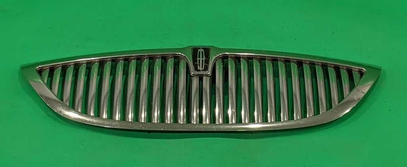 03 04 05 TOWN CAR GRILLE OEM 3813-15