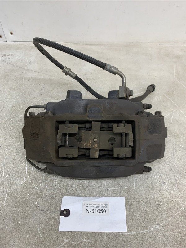 2013 Tesla Model S 60 OEM Brembo RH Front Brake Caliper 1042640-00-D 31050 S15