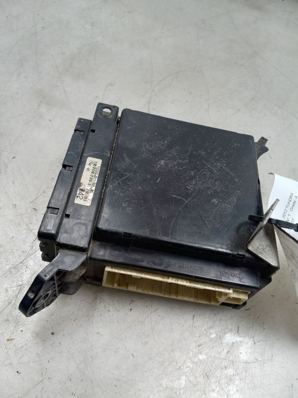 12 TOYOTA TUNDRA CABIN FUSE BOX RELAY