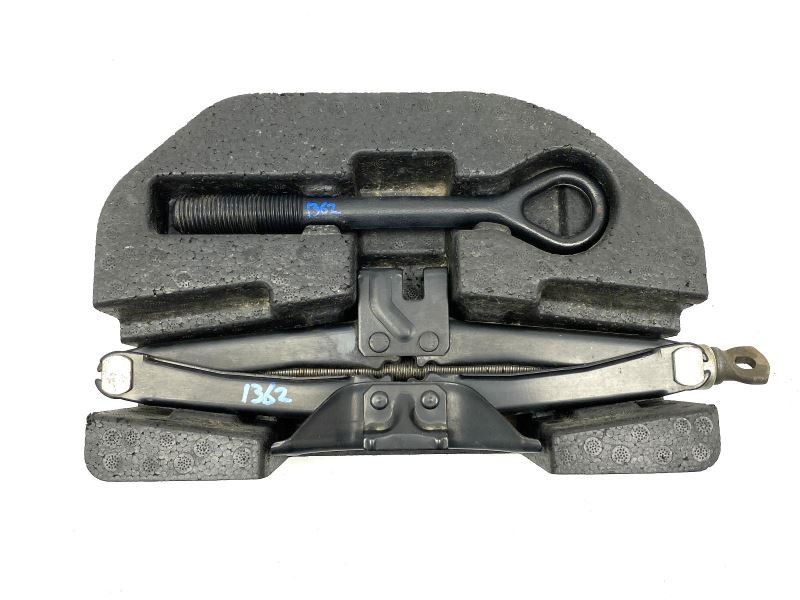 Jack and Tool Kit 09110-2C100 Fits 2010-2016 Hyundai Genesis Coupe 64966