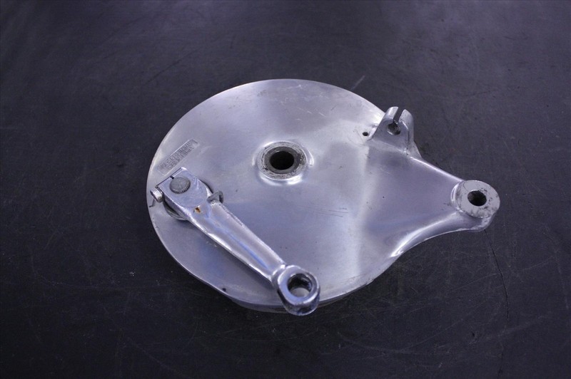 96 SUZUKI VS 800 INTRUDER REAR BRAKE DRUM ASSEMBLY WITH LEVER ARM VS800
