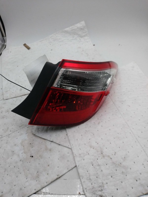 2016 Toyota Corolla Right Tail Light Assembly White OEM Used 293408