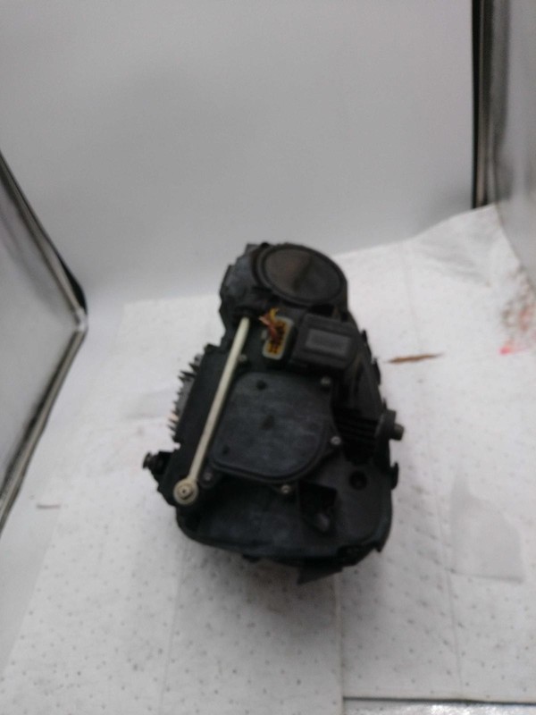 2015 MERCEDES E-CLASS Right Headlight Assembly Black OEM Part #140159