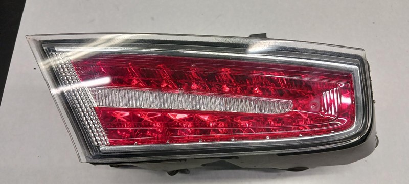 2013 LINCOLN MKZ Left driver Taillight quarter mounted OEM 13