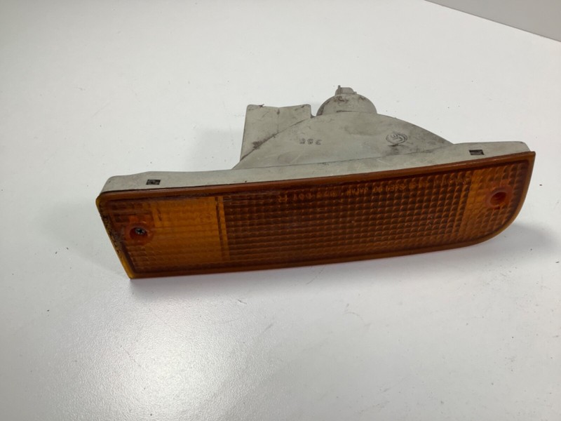 90-94 Toyota 4Runner RIGHT Turn Signal Light 35-51 R OEM