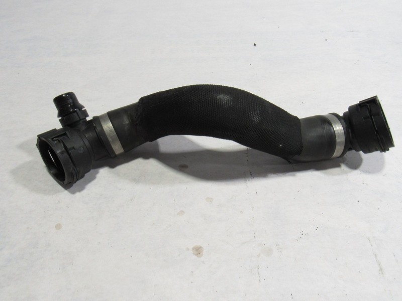 20-24 BMW M8 F93 2022 Radiator Lower Water Coolant Hose Pipe Line ;:O