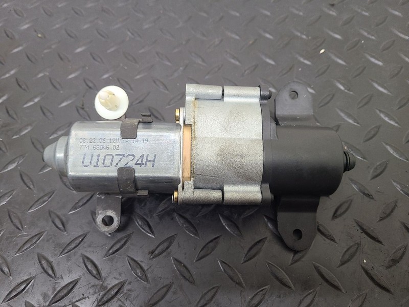 06-07 Dodge Caravan Side Sliding Door Motor OEM 05166554AA