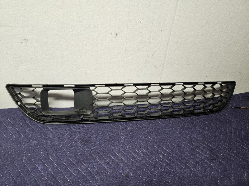 Grille Bumper Mounted Removable Lower Grille Fits 16-19 SENTRA 2504955