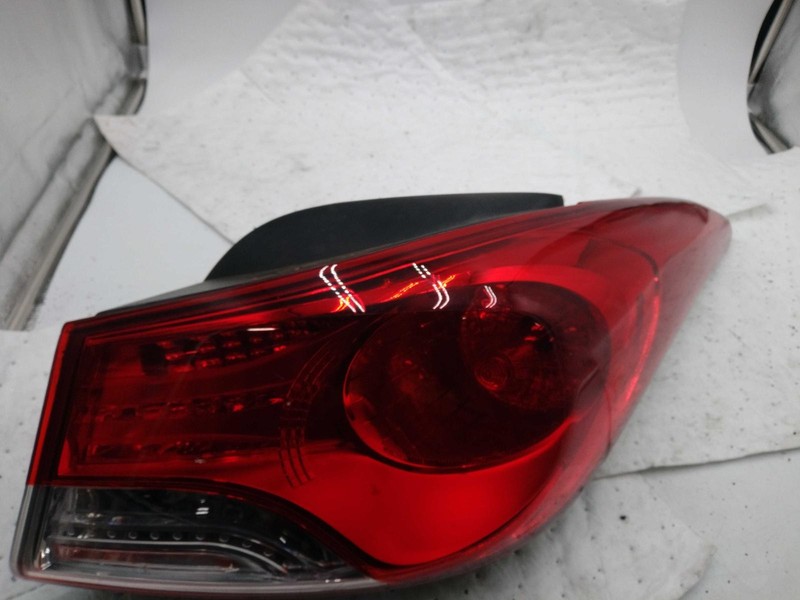 Used Right Tail Light Assembly fits: 2013 Hyundai Elantra Sdn quarter panel moun