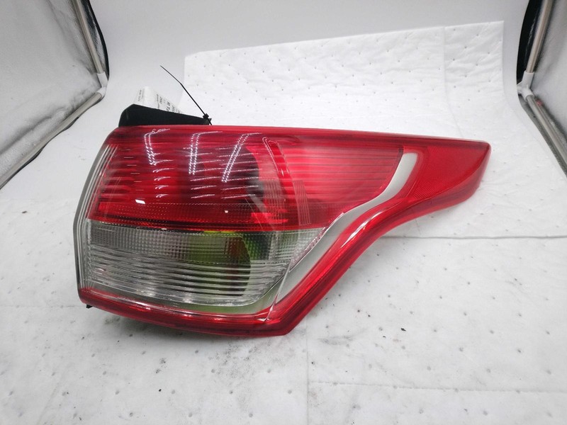 2015 Ford Escape Right Tail Light Assembly Grey OEM 574953 Used 108K Miles