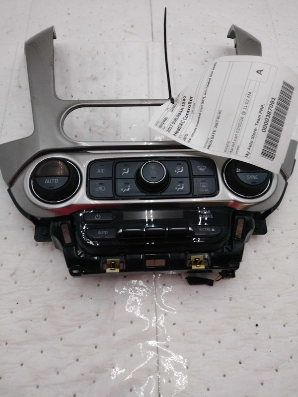 Used A/C Selector Switch fits: 2017 Chevrolet Suburban 1500 dash mounted ID 8425