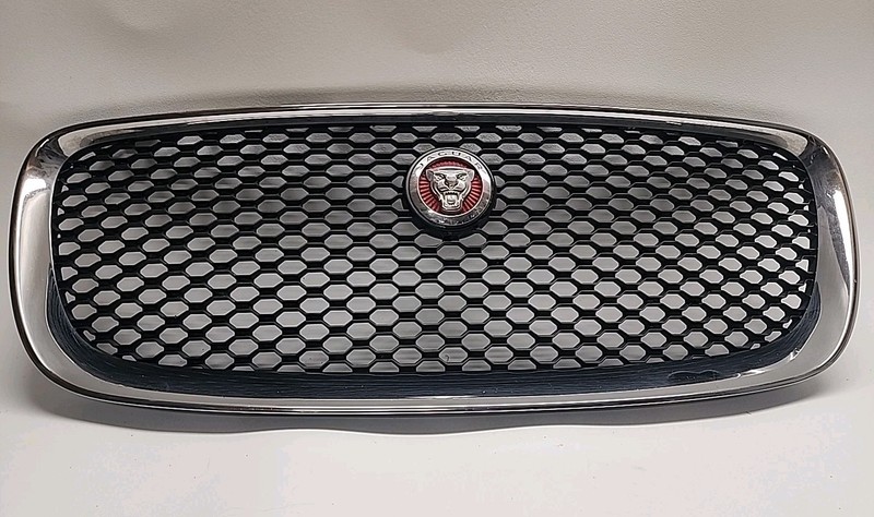 2017 - 2019 JAGUAR F-PACE UPPER GRILLE USED CHROME OEM W/O Radar Control