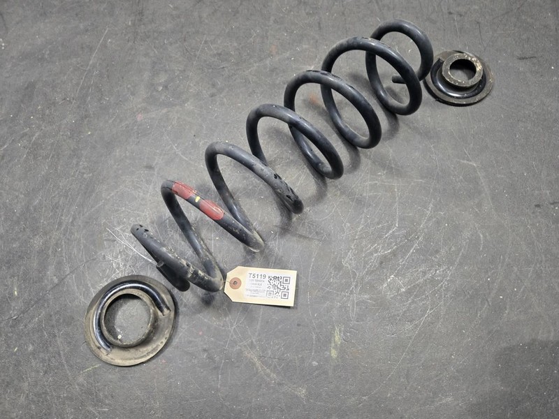 Rear Right Coil Spring 2021 Toyota RAV4 48231-0R261 2019 2020 2022