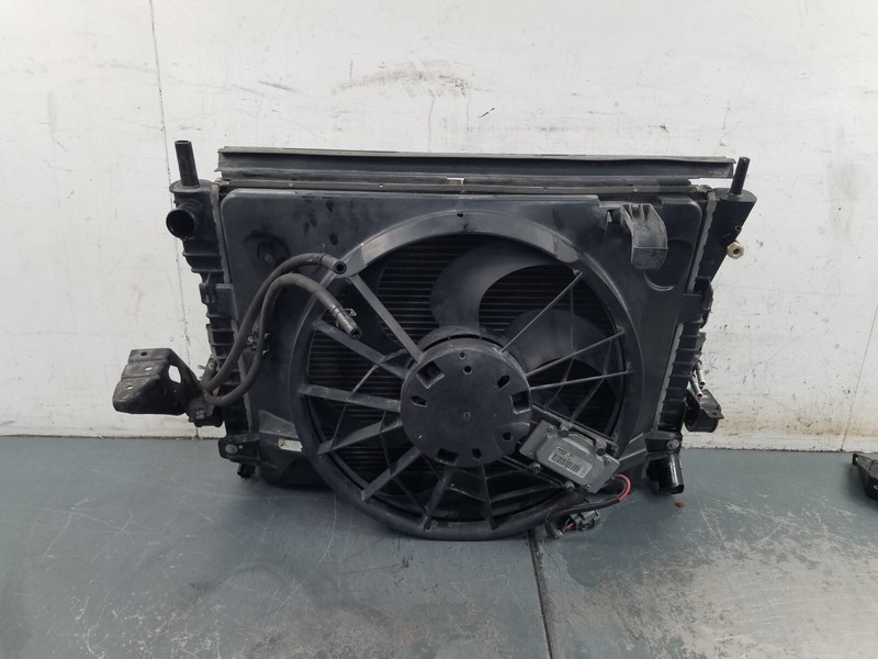 2003 03 04 Mercury Marauder Radiator / Fan / Cooler Assembly #2282 i2