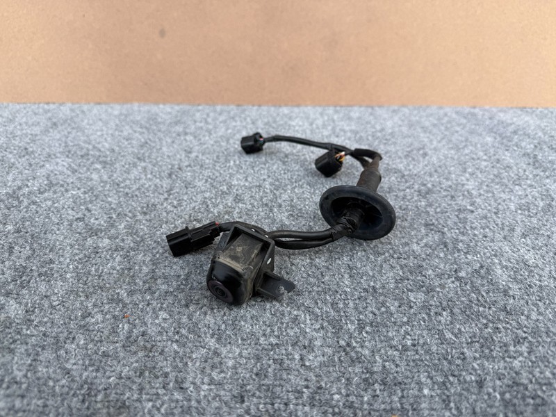 KIA STINGER 2018-2023 OEM REAR VIEW TRUNK BACKUP CAMERA ASSEMBLY