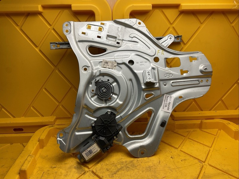 2015 HYUNDAI Tucson Drivers Right Front Door Window Motor Regulator OEM