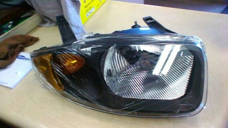 Passenger Right Headlight Fits 03-05 CAVALIER 103826