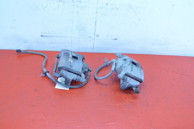 03-11 HONDA ELEMENT FWD FRONT LEFT / RIGHT BRAKE CALIPER SET OEM