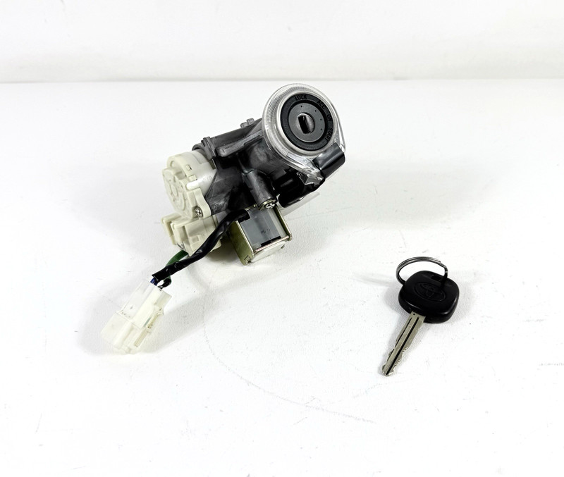 2004-2010 Toyota Sienna Ignition Switch Lock Cylinder w/ Key OEM 89783-08010