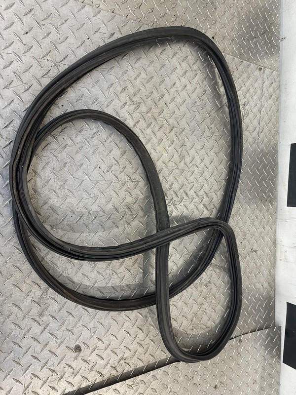 1996-2002 Toyota 4runner 4 runner Trunk Decklid Weather Seal Oem