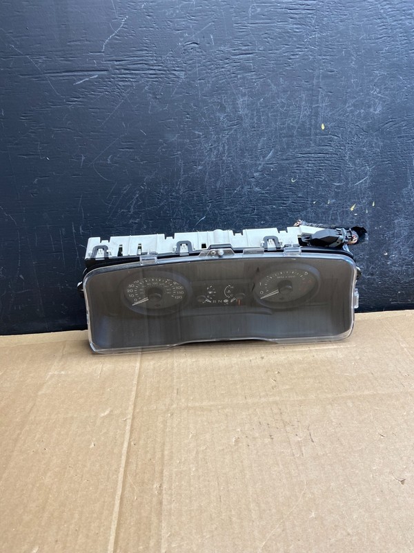 2008 Ford Crown Victoria Speedometer Cluster Gauge ad2158 DG