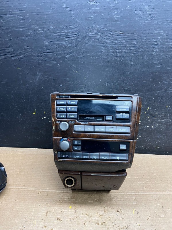 2000 to 2001 Infiniti i30 Bose Radio AM/FM Casette Climate Control x1083 DG