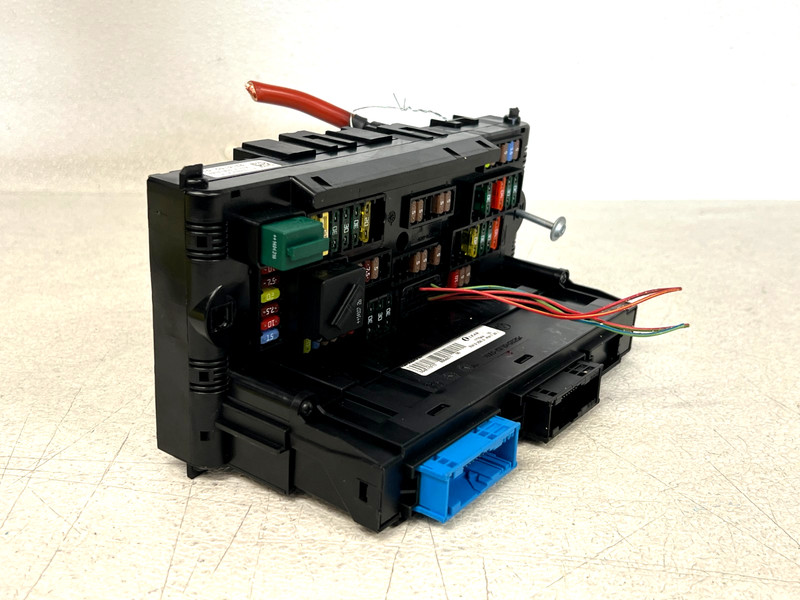 ⭐2011-2017 BMW X3 FRONT POWER DISTRIBUTION FUSE RELAY BOX FUSE BOX OEM LOT2721