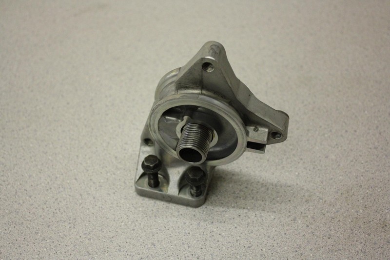 06 KAWASAKI ZX 10 R NINJA ENGINE OIL COOLER MOUNT BRACKET OEM ZX 1000 ZX10R