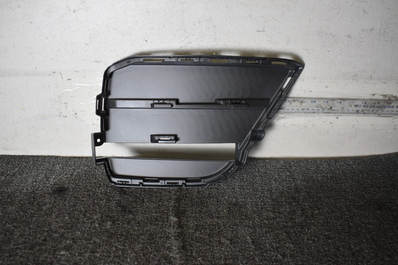 2019 2020 2021 PORSCHE MACAN FRONT BUMPER AIR DUCT RIGHT OEM 95B121334C