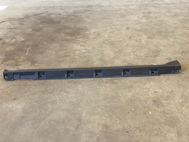 2016-2017 SUBARU CROSSTREK LEFT DRIVER SIDE SKIRT ROCKER PANEL OEM LOT773