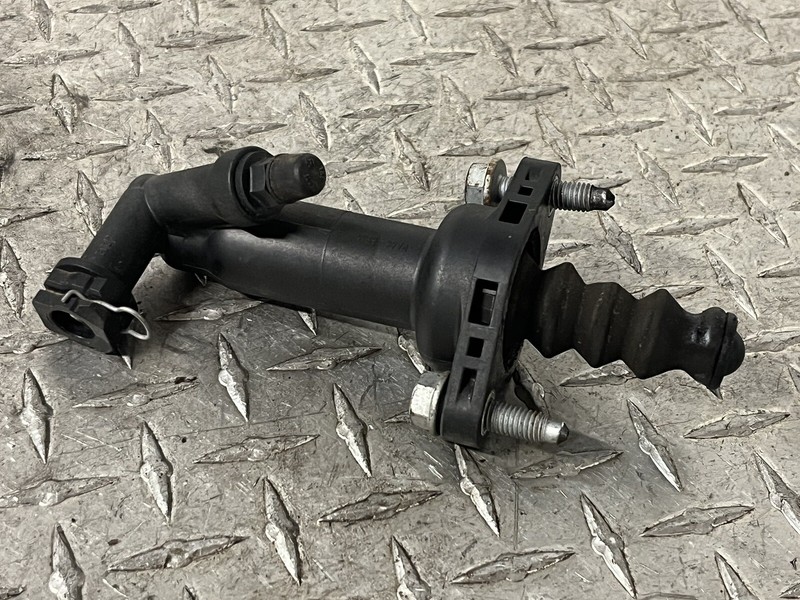 15 Volkswagen Jetta 1.8L Turbo Clutch Slave Master Cylinder 1K0721261R 2884 2015