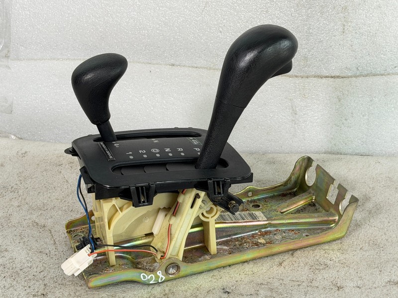 1999-2004 Jeep Grand Cherokee Floor Gear Shifter Assembly 4x4 4WD OEM