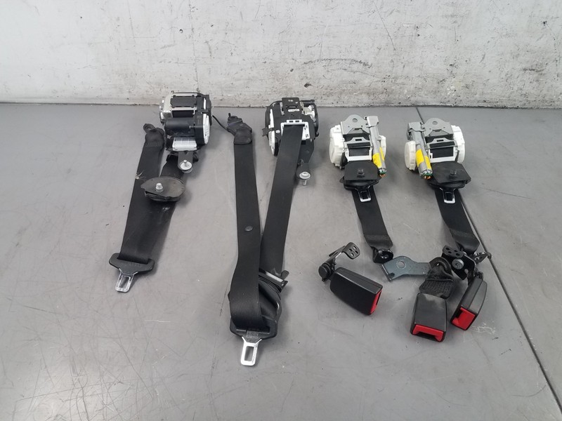 2012 Mercedes AMG E 63Wagon Seat BeltSet #83055 P11