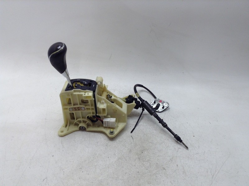 09-14 HYUNDAI GENESIS AUTOMATIC TRANSMISSION SHIFTER GEAR SELECTOR OEM