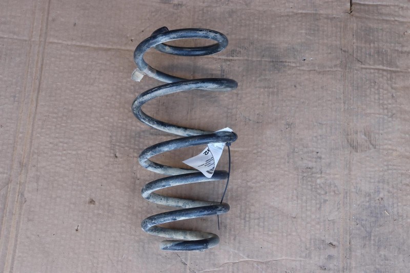 2007-2018 JEEP WRANGLER 4X4 REAR LEFT SIDE SUSPENSION COIL SPRING OEM