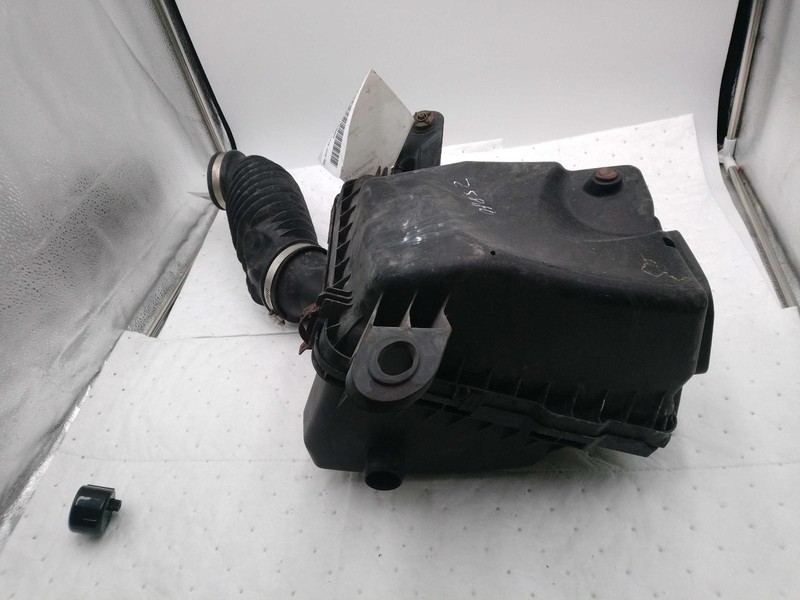 2008 GMC Canyon Air Cleaner Assembly OEM Used 2.9L 55K Miles Red