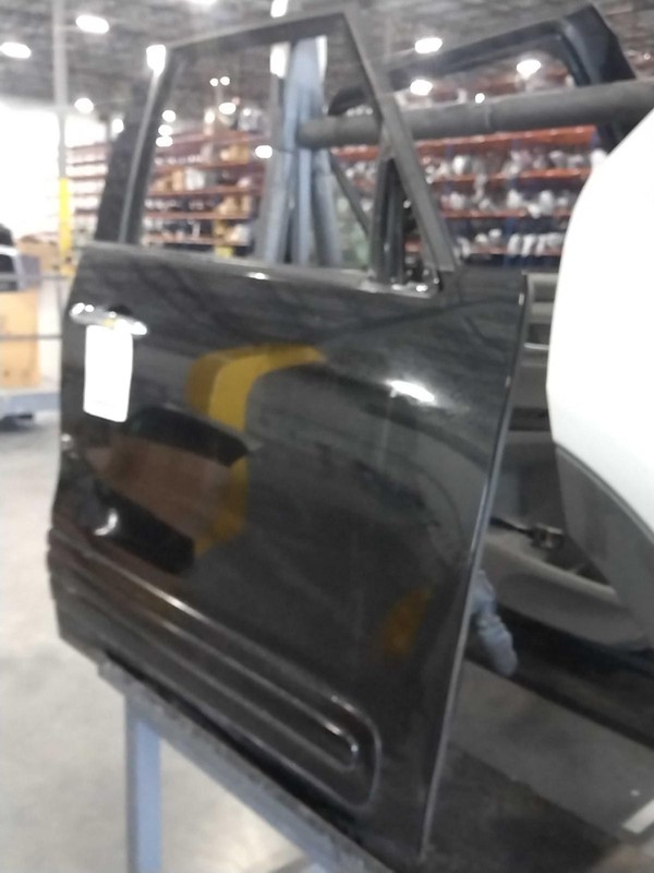 2014 FIAT 500 Right Front Door Black OEM 608987 - 112k Miles