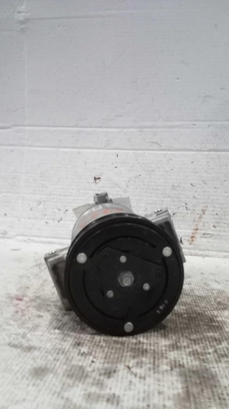2022 Volvo XC40 A/C Compressor OEM 37000 Miles White 36010449