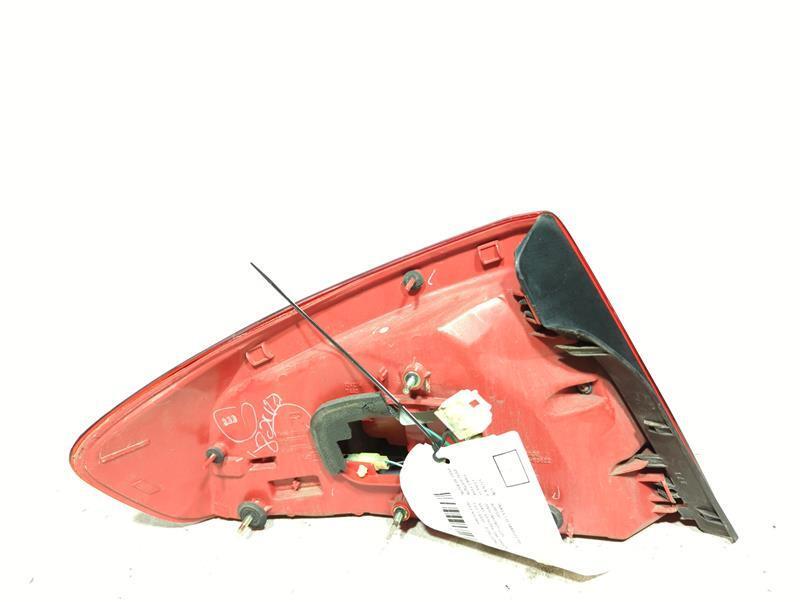 2004 INFINITI G35 Right Tail Light Assembly Brown OEM 435374 Used 43K Miles