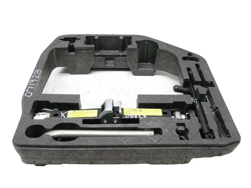 08-17 AUDI B8 A4 8T A5 S5 FOAM HOLDER TOOL KIT JACK EMERGENCY TRUNK KIT OEM 0719
