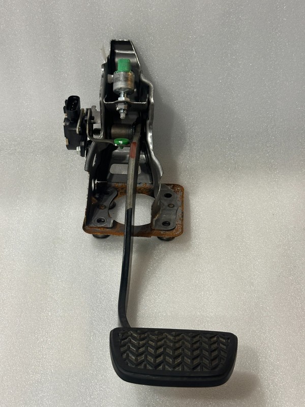 2010 2011 2012 LEXUS LS460 BRAKE PEDAL 39510-30040