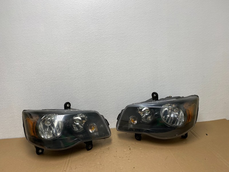 2008 to 2016 Chrysler Town and Country Left+Right Side Headlights AB6841 DW
