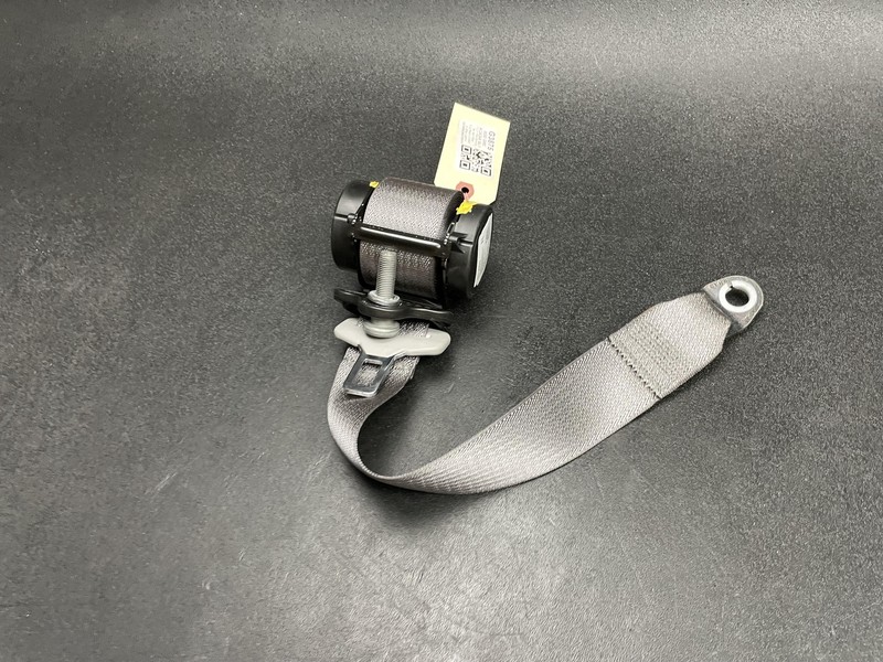 3rd Row Rear Right Seat Belt Retractor 2020 GMC Acadia 84212209 2018 2019 2021