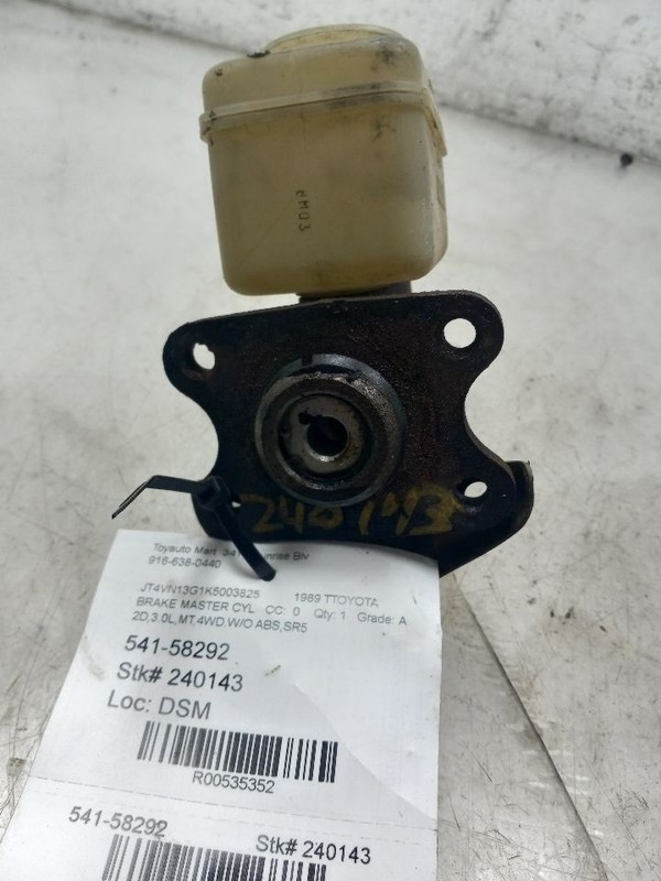 89 90 91 92 93 94 TOYOTA PICKUP 4CYL BRAKE MASTER CYLINDER