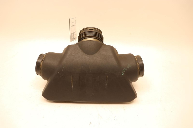 2017-2019 GENESIS G90 5.0L ENGINE AIR INTAKE RESONATOR DUCT HOSE TUBE OEM