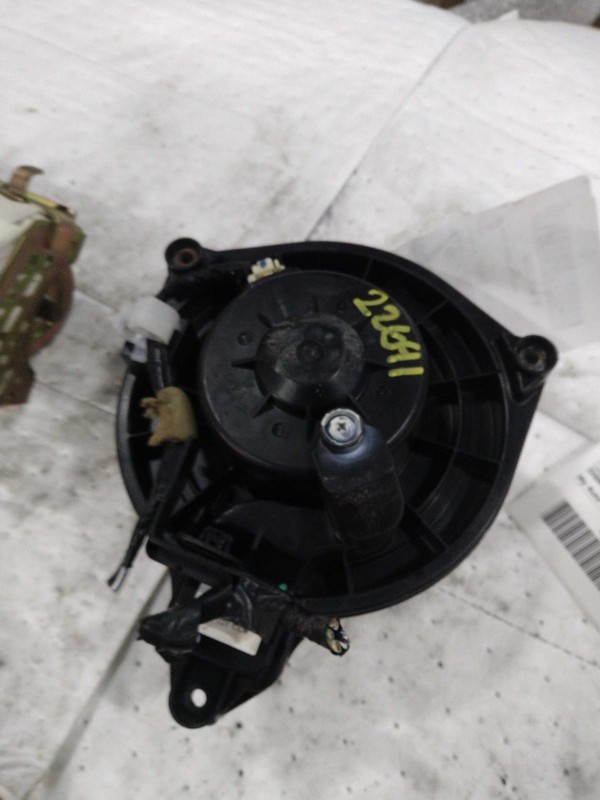 2013 Toyota Tacoma HVAC Blower Motor OEM Grey 8710304040 211K Miles