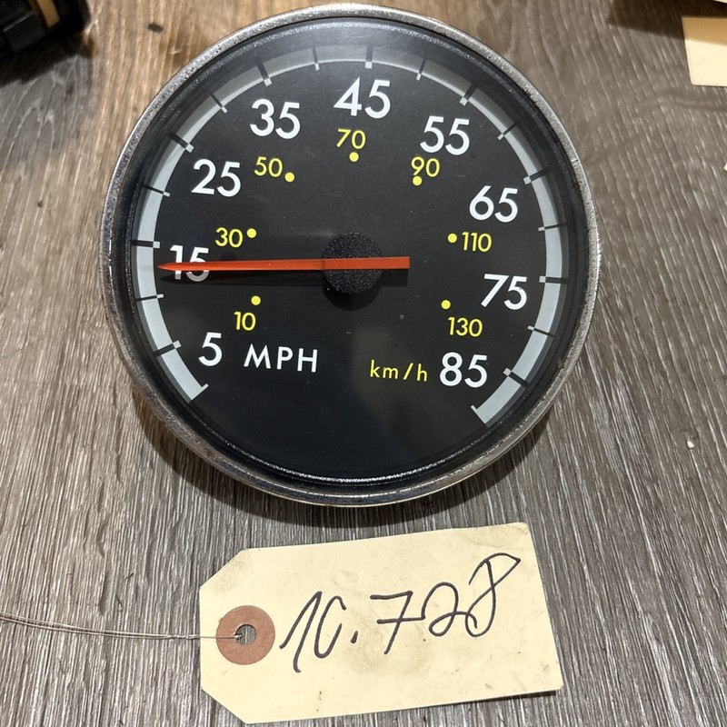 FREIGHTLINER CenturySpeedometer P/N2246507010 , 66 8270942-000