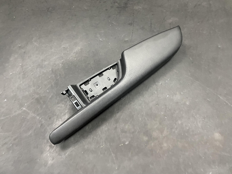 Rear Right Door Armrest 2019 Honda Pilot LX 83702-TG7-A01ZB 2016 2017 2018-2021