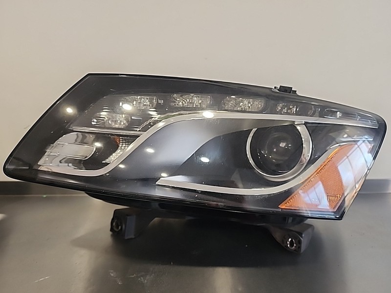 OEM 2009 Thru 2012 Audi Q5 Left Driver’s Side Xenon HID Self Adjusting Headlight