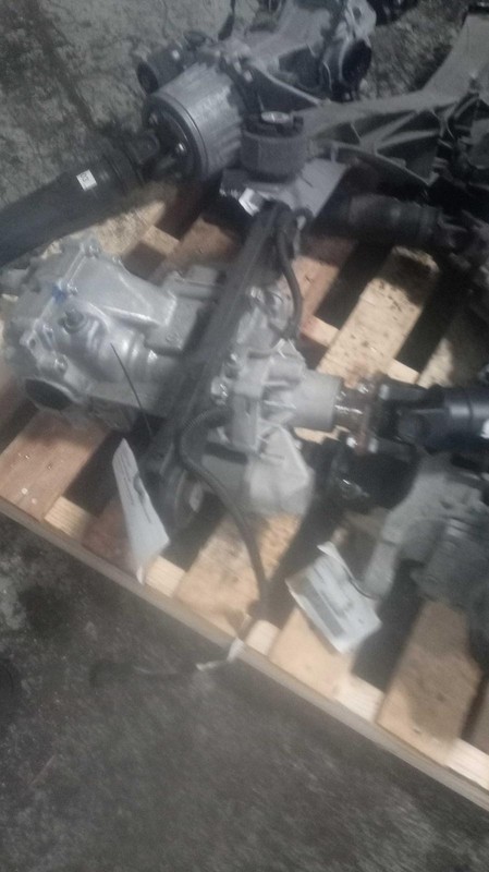 2024 Nissan Rogue OEM Differential Carrier Assembly 4WD Silver 2,000 Miles